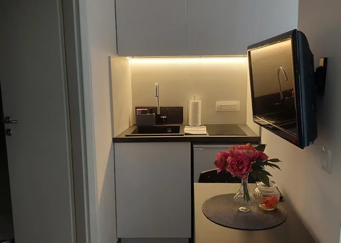 Apartments R&B